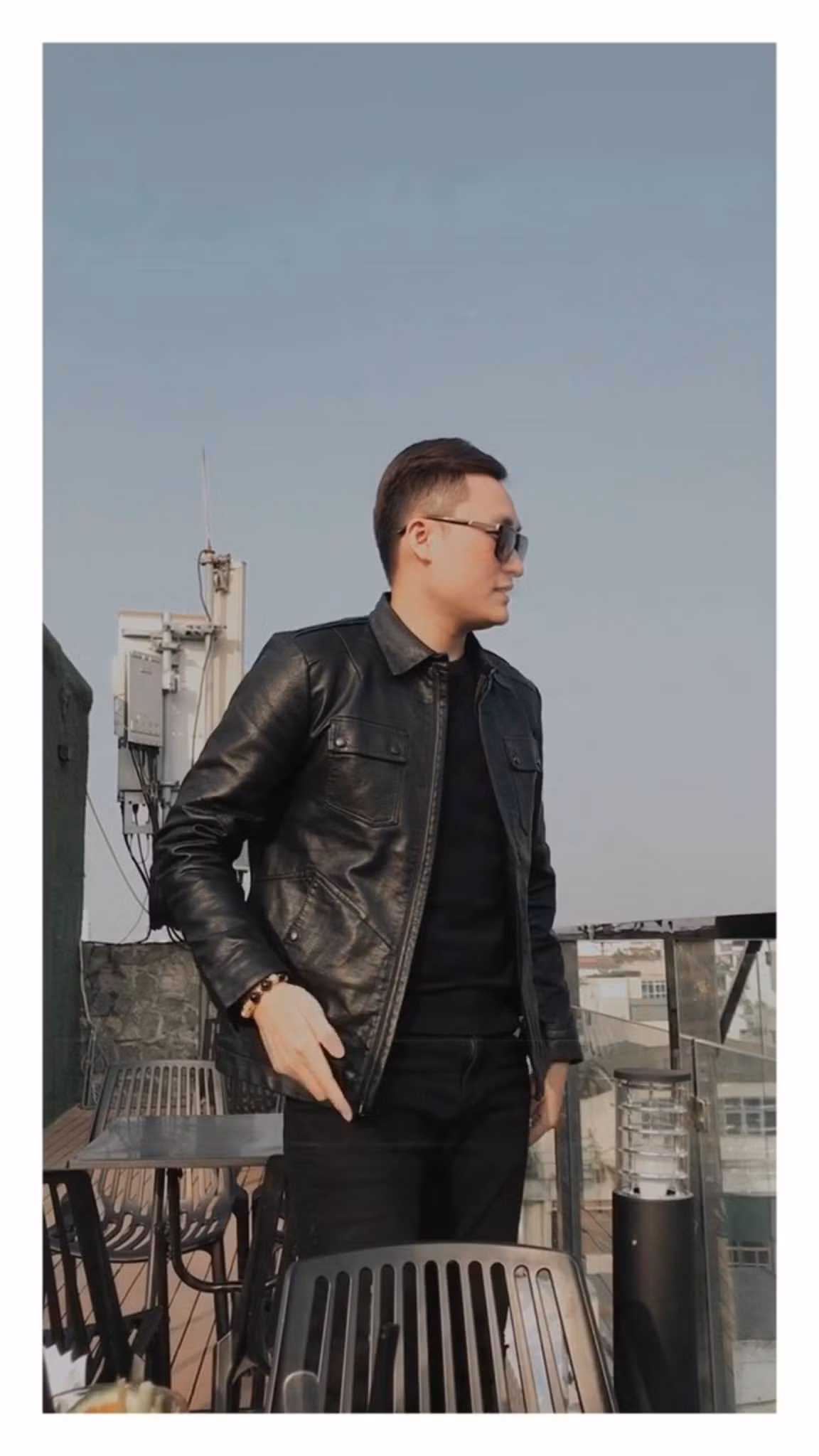Nhờ lợi thế ngoại hình, cậu nên duyên với nghề người mẫu từ khi còn là sinh viên.