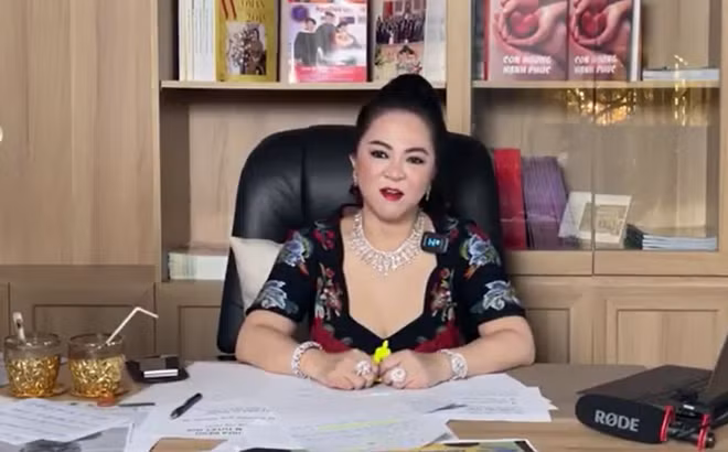 Bên cạnh những màn đấu tố đầy rẫy drama, cư dân mạng cũng rần rần chia sẻ loạt câu nói chất hơn nước cất của đại gia Phương Hằng trong livestream.