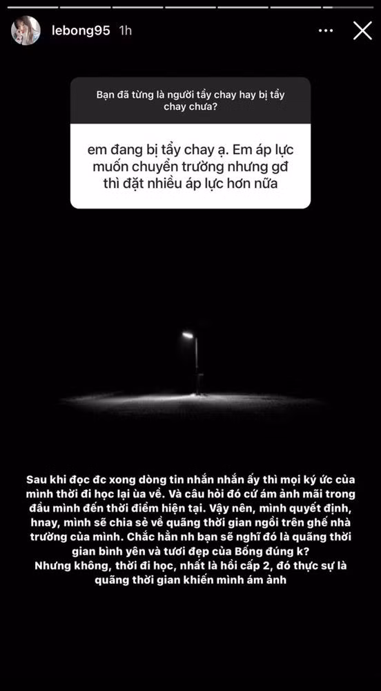 Theo đó, tham gia vào phần hỏi - đáp trên Instagram, khi được một người hỏi về vấn đề này "hot girl TikTok" đã thẳng thắn chia sẻ. Cô cho biết, quãng thời gian học cấp 2 là quãng thời gian mà cô ám ảnh nhất, không phải là những gì bình yên của tuổi học trò như nhiều người nghĩ.