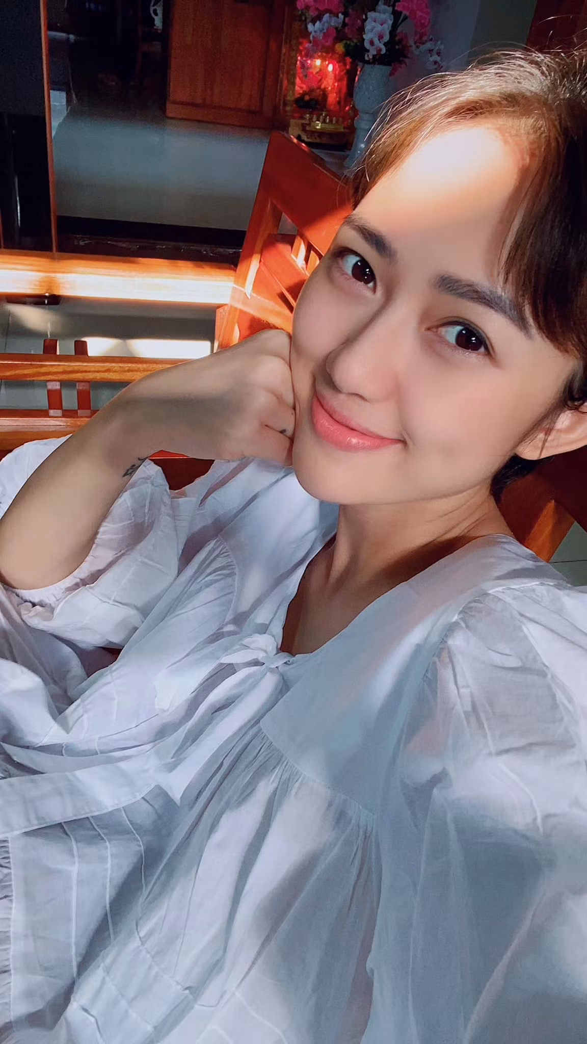 Trang Cherry là hot girl được đông đảo khán giả trẻ yêu mến qua sitcom 5s online và khiến người hâm mộ ấn tượng với vai diễn "tiểu tam" trong phim Sống chung với mẹ chồng.