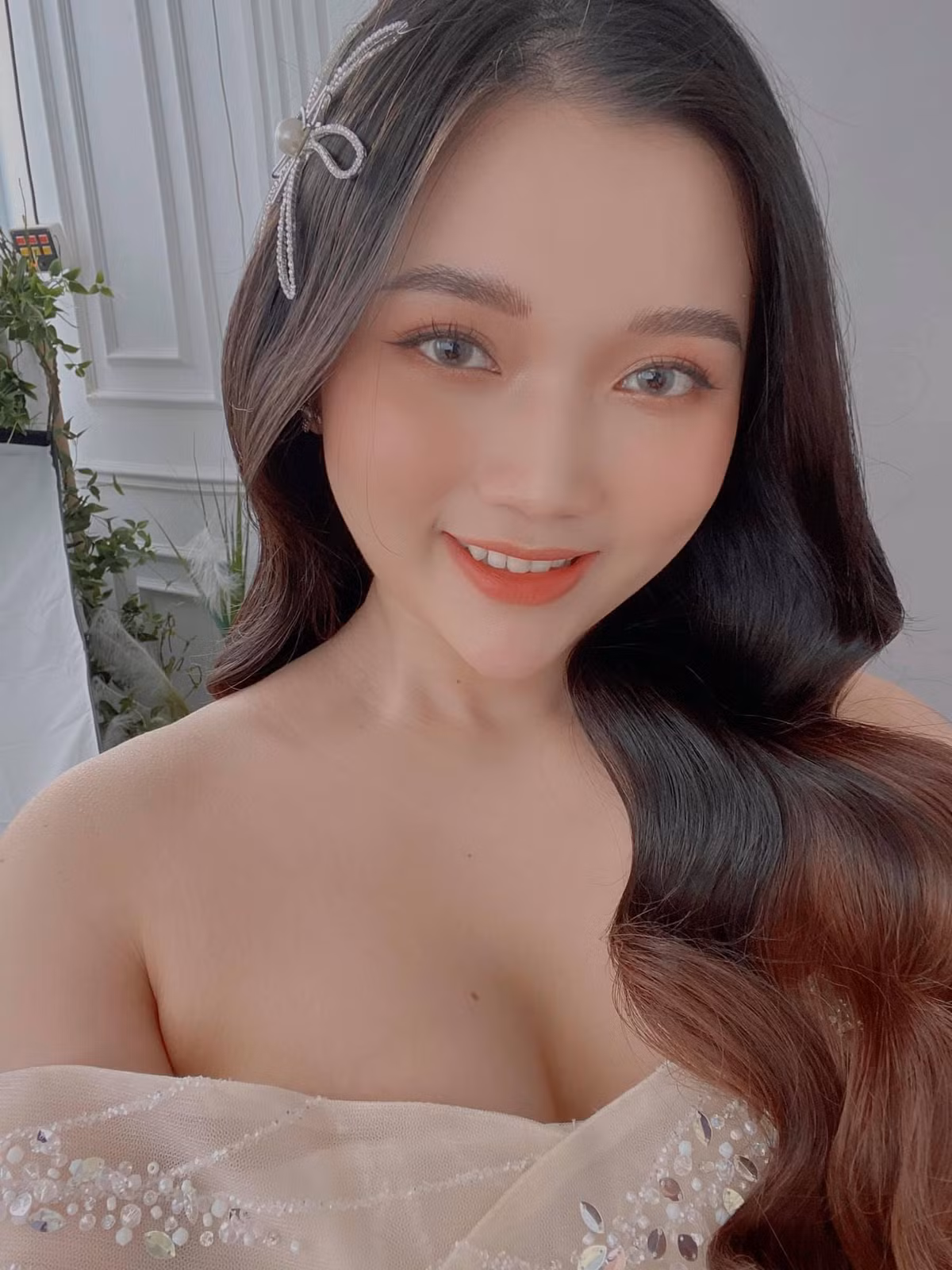 Nhiều chị em thậm chí còn để lại bình luận xin vía nhiều vàng của cô dâu để sau này lấy chồng có một đám cưới viên mãn như vậy.