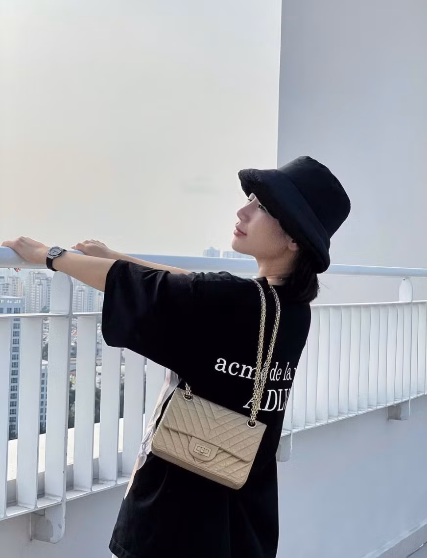Hiện tại Thảo Trinh đang giúp gia đình quản lý 1 khách sạn nhỏ ở Tp.HCM nên kinh tế cũng khá ổn định để theo đuổi đam mê. Ảnh: Tổng hợp
