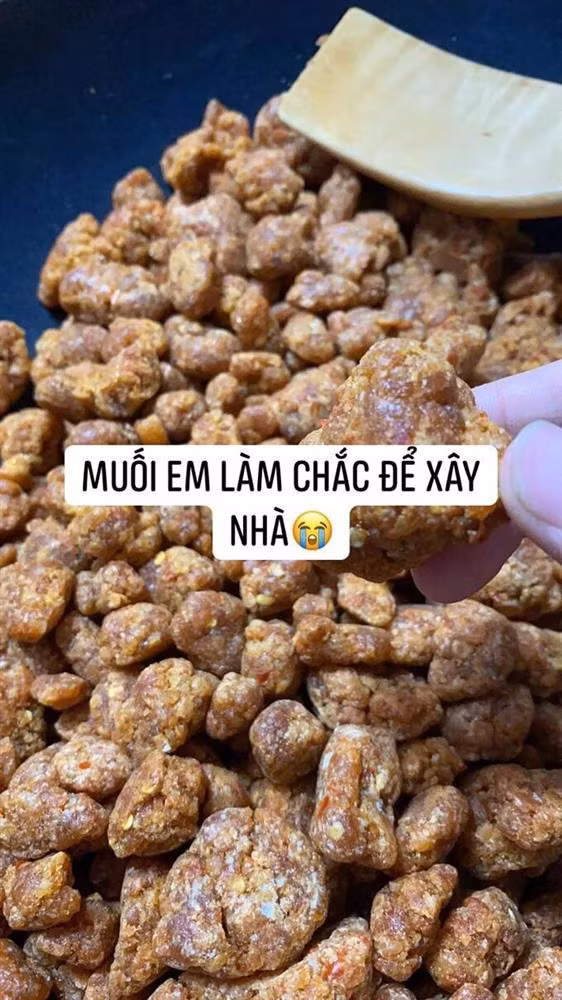 Thành phẩm muối của một gái đảm nhưng không khác gì những viên sỏi.