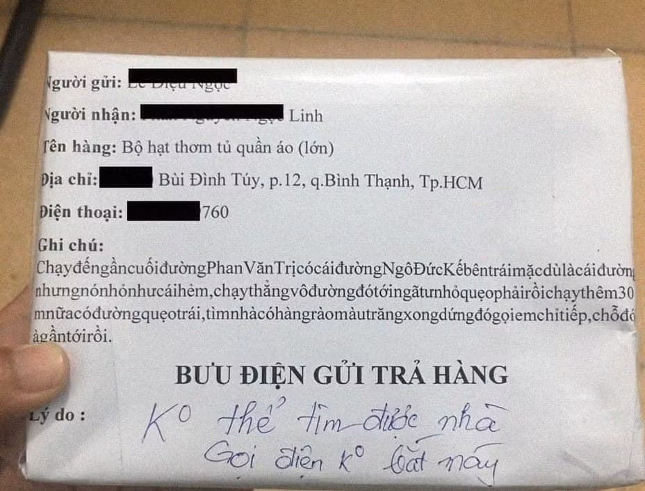 Ngoài ghi sẵn địa chỉ cụ thể, người này còn tỏ ra lo xa, sợ shipper không thạo đường nên ghi chú cả đường đi nước bước cho chắc.