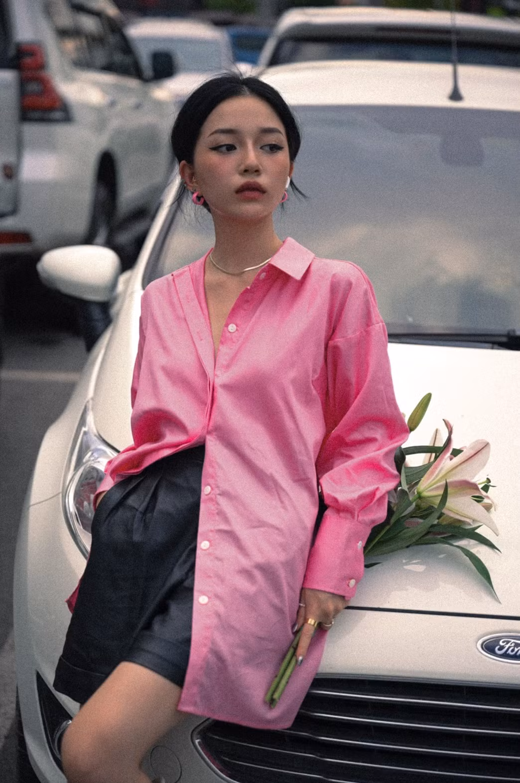 Linh Ngọc Đàm là nữ streamer sinh năm 1996, sau thời gian xây dựng sự nghiệp ở Hà Nội, cô nàng quyết định "Nam tiến" và gặt hái không ít thành công.