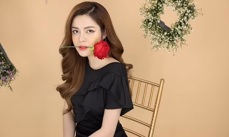 Dù rằng sở hữu gương mặt khả ái nhưng sự “rỗng kiến thức" khi tham gia một chương trình chuyên môn đã khiến người hâm mộ tỏ thái độ không mấy thiện cảm với Cao Diệp Anh. Ảnh: Tổng hợp
