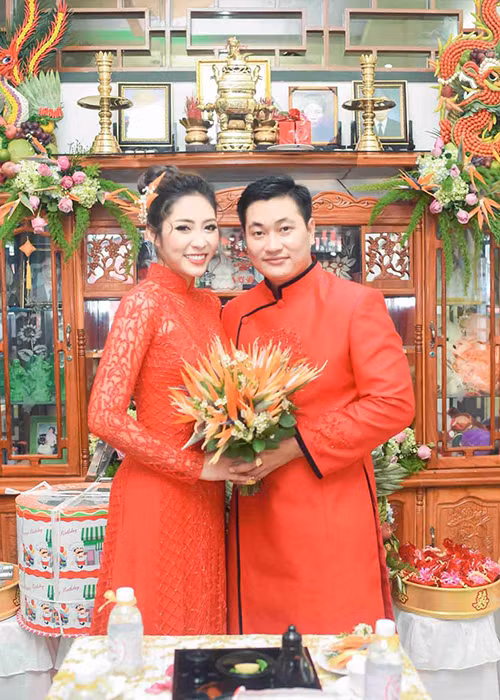 Đám cưới của cặp đôi diễn ra vào tháng 11/2018.
