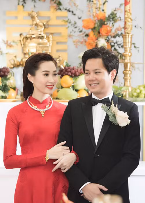 Năm 2017, Thu Thảo lên xe hoa. Sau khi kết hôn, cô sống lặng lẽ hơn để chăm lo tổ ấm.