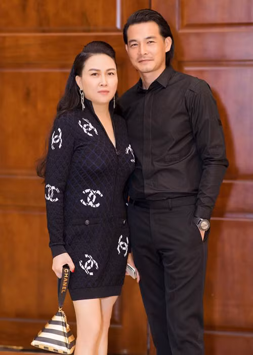 Hiện tại, Phượng Chanel và Quách Ngọc Ngoan vẫn hạnh phúc bên nhau.