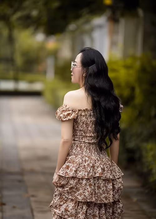  Bạn gái Quách Ngọc Ngoan cho hay, cô đã giảm được 2kg trong 1 tháng ở nhà tránh dịch nhờ tập gym.