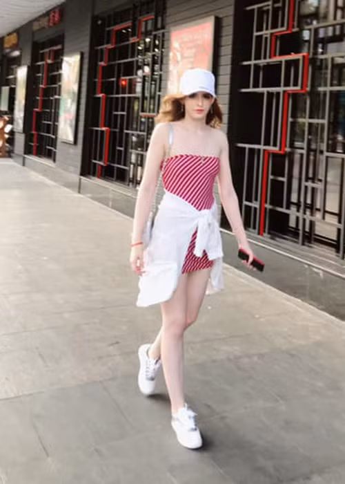 Chân dài chia sẻ, cô cũng không đặt nặng chuyện tình cảm phải đi đến một kết thúc tốt đẹp.