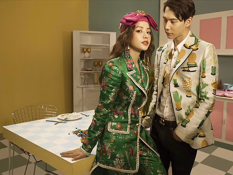 Sau nghi vấn tình cảm rạn nứt với Gil Lê, Chi Pu liên tục lộ bằng chứng hẹn hò bạn diễn người Hàn Quốc Jin Ju Hyung.