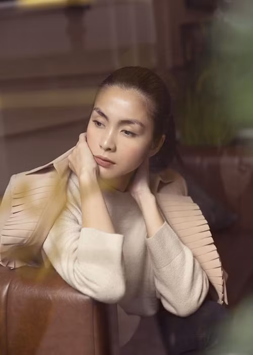 Hà Tăng rời showbiz đã được 8 năm sau khi kết hôn, sinh con.