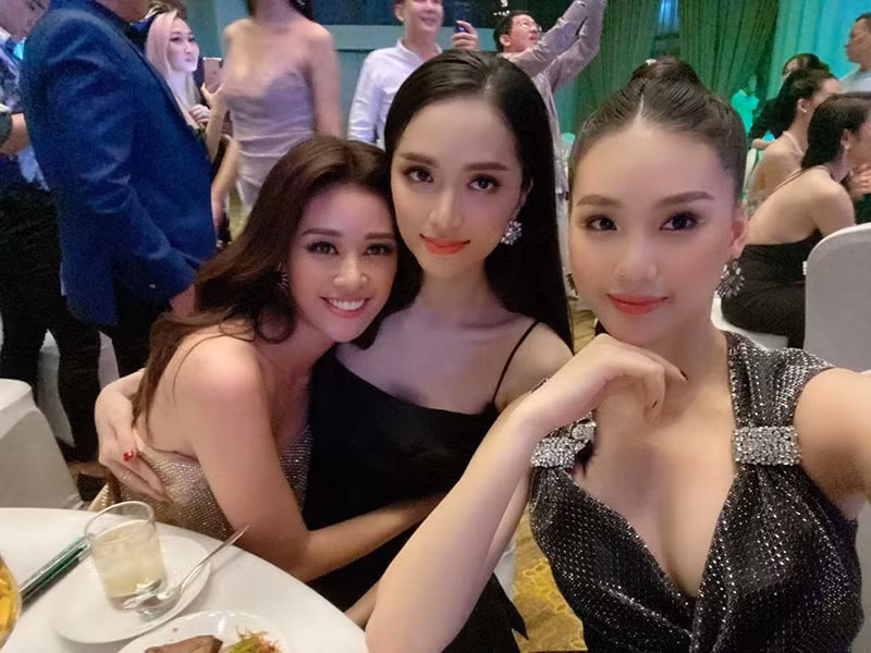 Quỳnh Hoa là học trò của Hương Giang Idol (ở giữa) tại Siêu mẫu Việt Nam 2018.