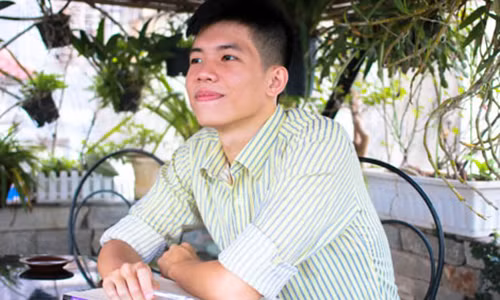 Hon nhan cua nhac si Pho Duc Phuong voi vo kem 20 tuoi-Hinh-2