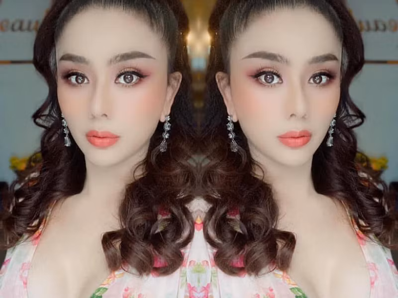 Trong thời gian qua, cô đã tân trang chân mày và cắt mí mắt để gương mặt hài hòa hơn.