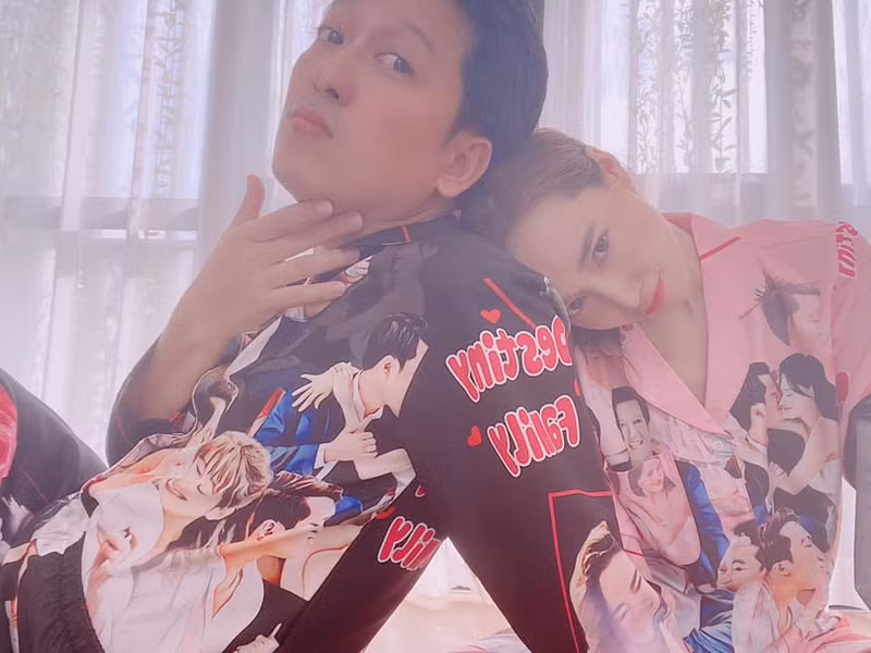 Cô được ông xã hết mực chiều chuộng.