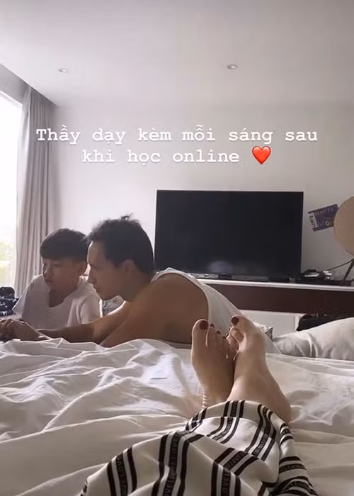 Kim Lý cũng hết lòng chăm sóc bé Subeo. Trong một đêm nhạc của Hồ Ngọc Hà, Kim Lý giúp bạn gái trông nom cậu con trai. Nam diễn viên nắm tay bé Subeo không rời từ hậu trường ra sân khấu và liên tục để mắt đến bé Subeo lúc cả hai ngồi xem Hồ Ngọc Hà biểu diễn. Trong đợt dịch vừa qua, Kim Lý còn dành thời gian dạy Subeo học.