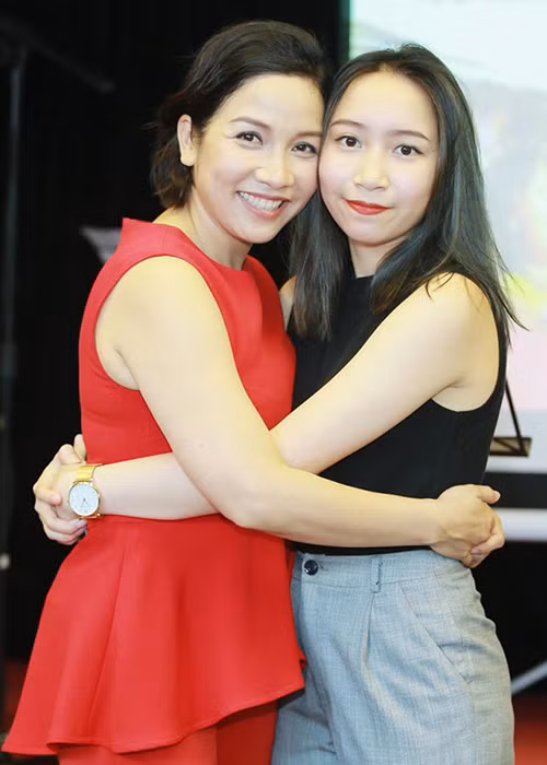 Con gái của diva Mỹ Linh từng biểu diễn cùng mẹ trong một số chương trình âm nhạc.