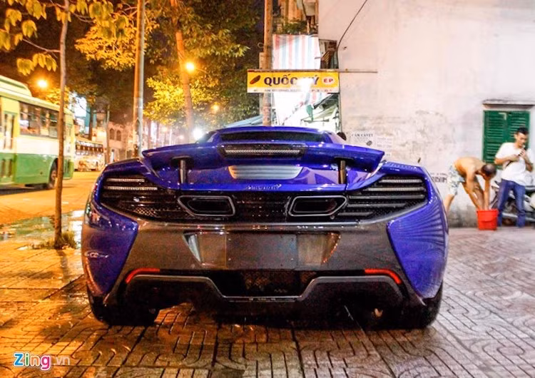 Mclaren 650S có 18 màu ngoại thất cơ bản, nhưng hai màu Volcano Yellow và Tarocco Orange được nhiều người lựa chọn nhất.
