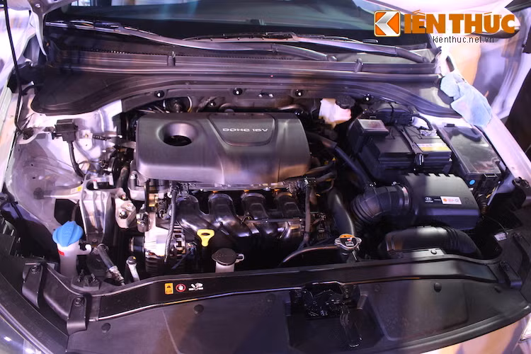 Ngoài ra, xe còn có thêm phiên bản động cơ Gamma II 1.6L 4 xi-lanh (128 mã lực/154,5 Nm) đi kèm với hộp số sàn 6 cấp hoặc tự động 6 cấp. Phiên bản 1.8l với số sàn tiêu thụ trung bình 6,1l/100 km trên cao tốc, 9,16 lít/100 km trong thành phố và 7,13 lít/100 km đường hỗn hợp.