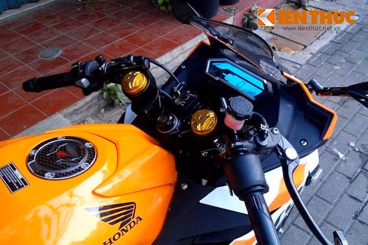 Trên bản độ này, toàn bộ phần thân xe cùng các chi tiết nguyên bản của CBR150R 2016 được giữ nguyên. Động cơ DOHC 1 xi-lanh 150 cc nguyên bản, có chung cơ sở như Honda Winner hay Honda CB150R Streetfire mới của xe cũng không được chủ xe "đụng chạm", tạo ra công suất 16,9 mã lực tại 9000 vòng/phút và mô-men xoắn cực đại 13,7 Nm tại 7000 vòng/phút.