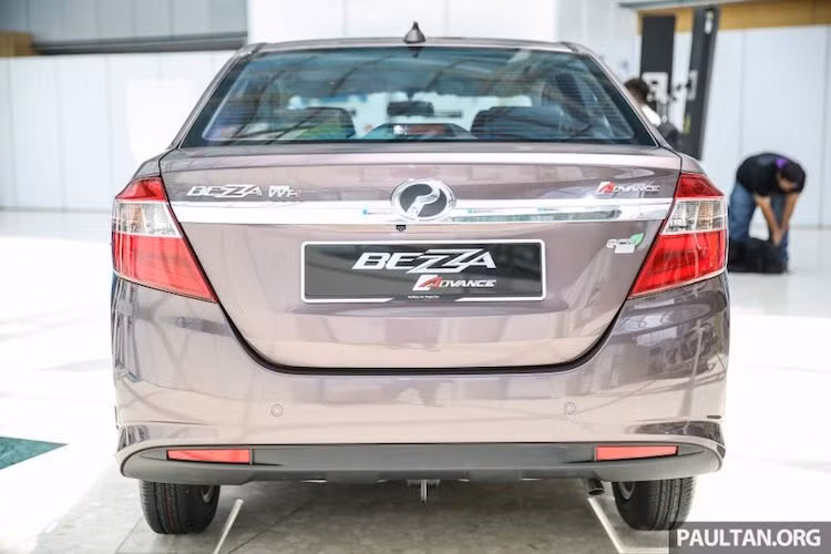 Tại thị trường Malaysia, Perodua Bezza được bán với tổng cộng 5 bản khác nhau, với giá khởi điểm từ 37.300 Ringgit (204 triệu đồng) cho phiên bản thấp nhất và 50.800 Ringgit (278 triệu) cho bản cao nhất. Các đối thủ mà chiếc xe hướng tới là Mitsubishi Attrage và Honda Brio Amaze.