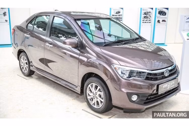  Sedan Perodua Bezza là xe đầu tiên được thiết kế và sản xuất bởi hãng xe lớn nhất Malaysia - mang tên Perodua được thành lập từ năm 1993. Để có thể tạo ra chiếc xe, Perodua đã phải đầu tư số tiền lên tới 300 triệu ringgit (tương đương 1,642 nghìn tỷ đồng). Chính vì vậy, tỷ lệ nội địa hóa của Bezza lên tới 95%.