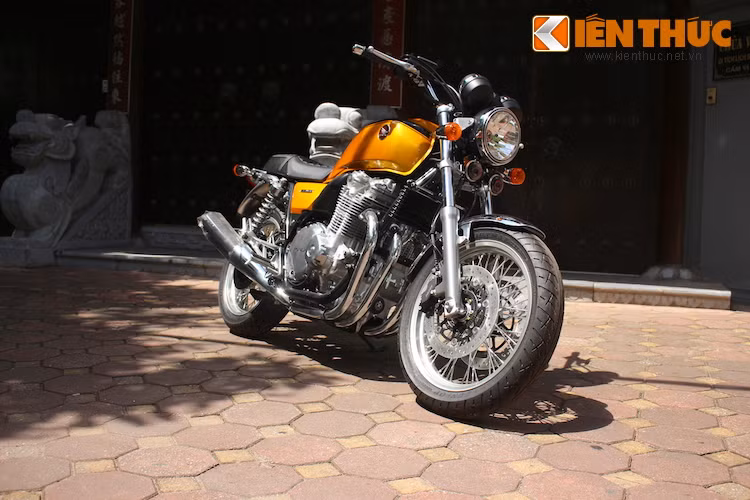 Hiện tại ở Việt Nam, Honda CB1100 là một dòng xe khá được ưa chuộng, đã xuất hiện ở cả 2 phiên bản CB1100 và CB1100EX. Tuy nhiên, phiên bản Honda CB1100EX 2016 với màu sơn đặc biệt gợi nhớ về dòng CB750 K0 trong quá khứ vẫn còn rất hiếm. Đây là phiên bản đặc biệt được bán ở Nhật nhằm "vinh danh" chiếc CB750 trước đây.