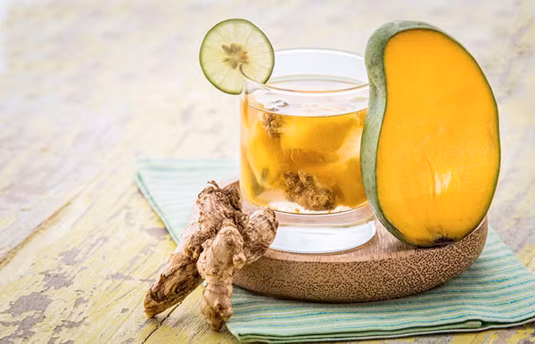 Detox xoài và gừng sở hữu một hương vị khó cưỡng, đồng thời cũng mang lại vô vàn lợi ích cho sức khỏe. Ảnh: kynguyenlamdep.