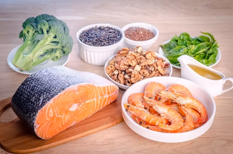 Thực phẩm giàu omega-3 cũng giúp bảo vệ làn da của bạn khỏi tác hại của tia UV và phòng chống ung thư da rất tốt. Ảnh: duckickfit.