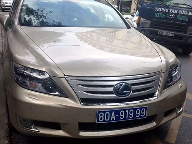 Thu truong, Chu tich UBND tinh se khong co o to rieng