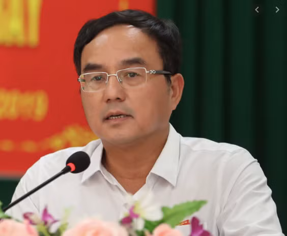 “Rat la” tang luong o EVN: Lanh dao tang 35% len 864 trieu... nhan vien 4% la 288 trieu/nam