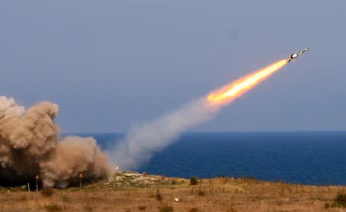 Nhưng trước hết tại chiến trường Libya, các máy bay MiG-29 và Su-24 cần phải thay đổi chiến thuật tác chiến khi đang phải đối đầu một địch thủ rất nguy hiểm.