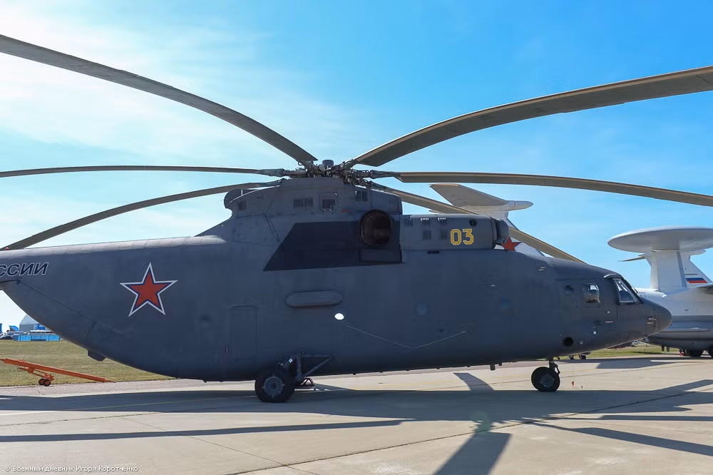 Tại triển lãm hàng không MAKS 2015 vừa kết thúc tại sân bay Zhukovsky, ngoại vi Moscow, trực thăng vận tải Mi-26T2 đã được giới thiệu tới đông đảo công chúng.