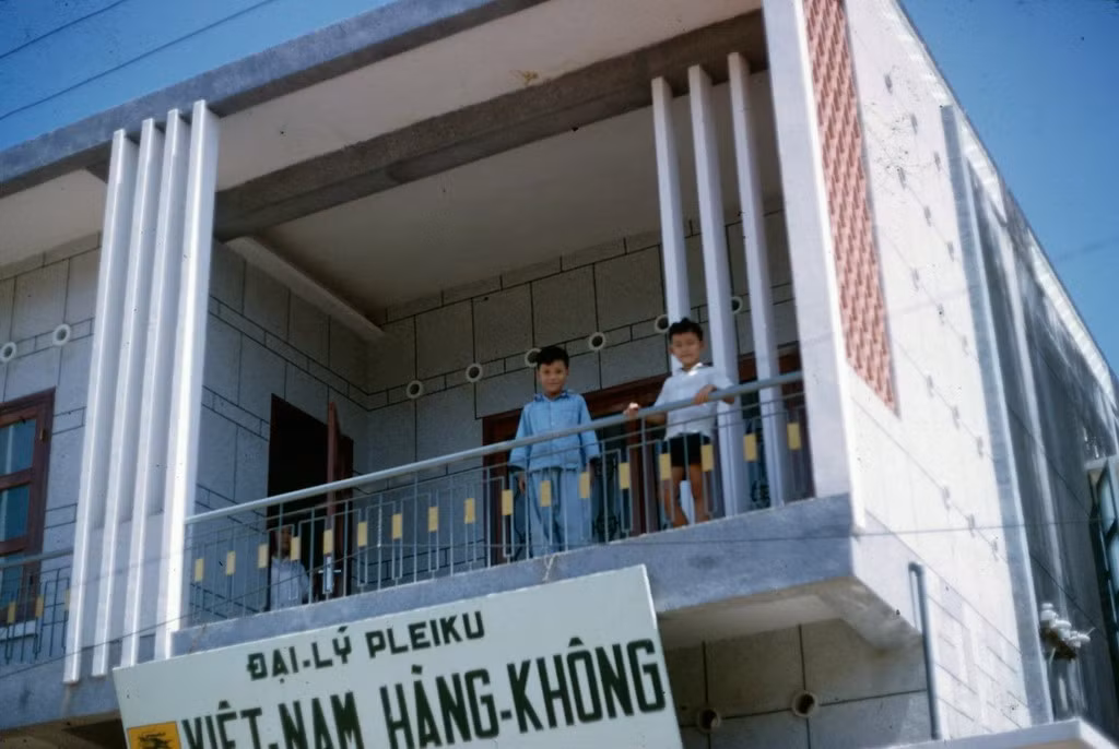 Đại lý hàng không Việt Nam ở Pleiku.