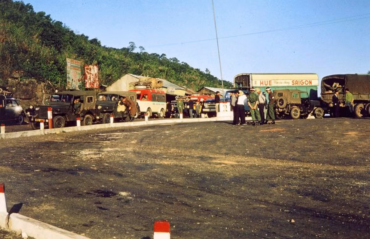 Trên đèo Hải Vân, nơi giáp ranh Đà Nẵng và Huế.