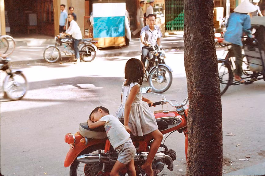 Ba chiếc Honda 67 cùng xuất hiện trong bức ảnh này.
