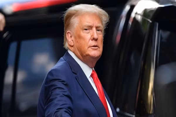 Cuu Tong thong Trump tuyen bo se 