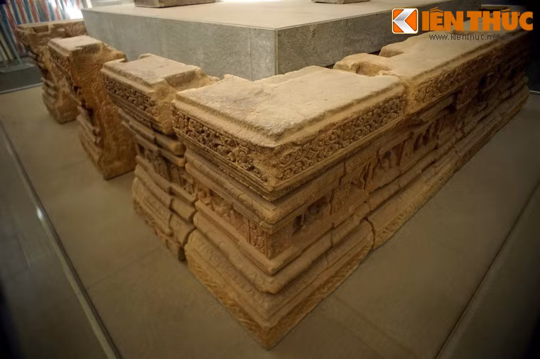 Các nhà nghiên cứu đánh giá, đài thờ Mỹ Sơn E1 là hiện vật tiêu biểu cho loại hình đài thờ tại Khu di tích Mỹ Sơn, là cứ liệu quan trọng giúp giải mã các vấn đề văn hóa, tín ngưỡng, điêu khắc và kiến trúc của di tích Mỹ Sơn nói riêng và vương quốc cổ Chăm Pa nói chung.