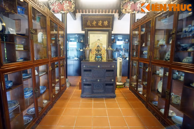 Bảo tàng là nơi trưng bày và giới thiệu nhiều bộ sưu tập cổ vật quý giá của Việt Nam, nổi bật trong đó là bộ sưu tập đồ sứ kí kiểu thời Nguyễn, từ năm 1802 - 1945.