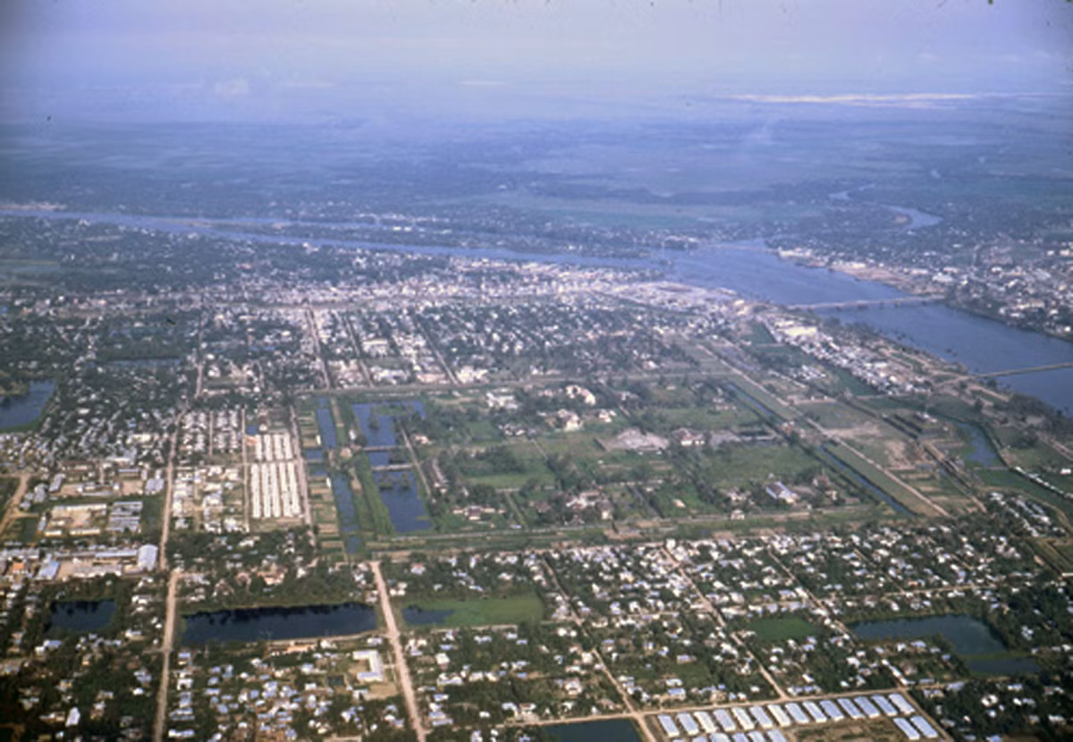 Toàn cảnh Hoàng thành Huế với Tử Cấm Thành ở trung tâm. Ảnh: Vietnam Center and Archive.