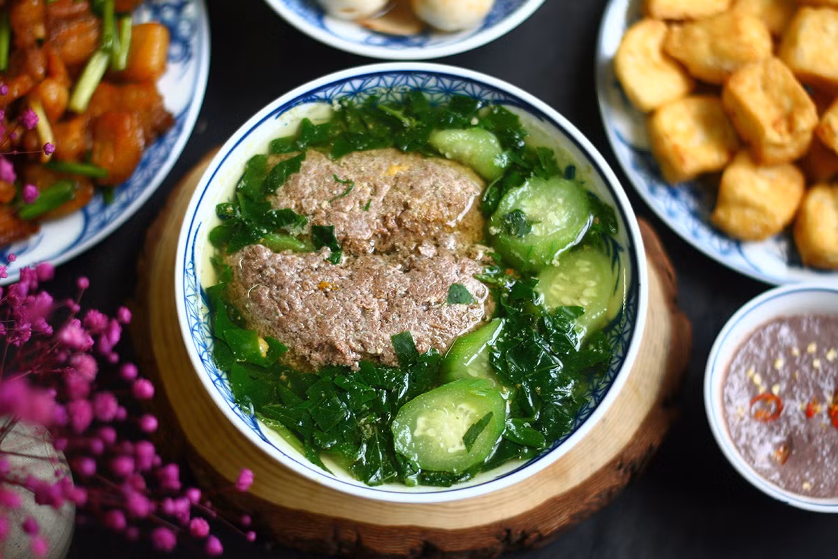  Canh mồng tơi nấu cua: Rau mồng tơi là 1 loại rau có chỉ số đường huyết thấp, giúp tối ưu hoá hoạt động của tuyến tụy, thúc đẩy quá trình sản sinh insulin. Ngoài ra, thịt cua còn giúp bổ sung protein, chất béo tốt giúp duy trì đường huyết ổn định. Ảnh minh họa