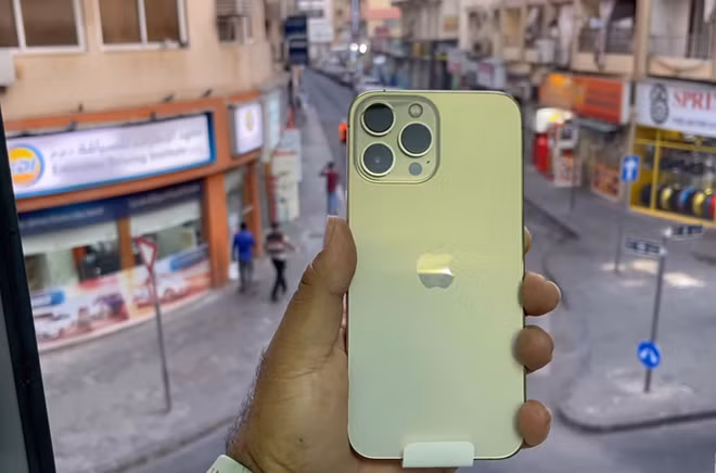 Hot nhat coi mang: Video dap hop dau tien iPhone 13 Pro Max