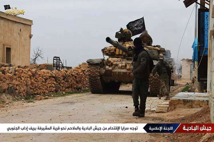 Trên thực tế, mặc dù các lực lượng vũ trang Syria bao vây chặt nhóm phiến quân Jaysh Al- Islam trong thành phố Douma, nhưng vẫn chưa chiếm được thị trấn Ar-Rayhan. Vẫn còn một diện tích lớn đang bị lực lượng Jaysh al-Islam kiểm soát và trở thành cứ địa quan trọng ngăn cản bước tiến của quân đội Syria. Ảnh: Ibn Nabih.