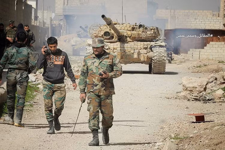 Với việc tái khởi động lại chiến dịch giải phóng Douma, Quân đội Syria chắc chắn sẽ phải trì hoãn lại chiến dịch mới ở miền nam nước này, với trọng tâm là kiểm soát hoàn toàn thành phố Daraa. Ảnh: VOP Today.