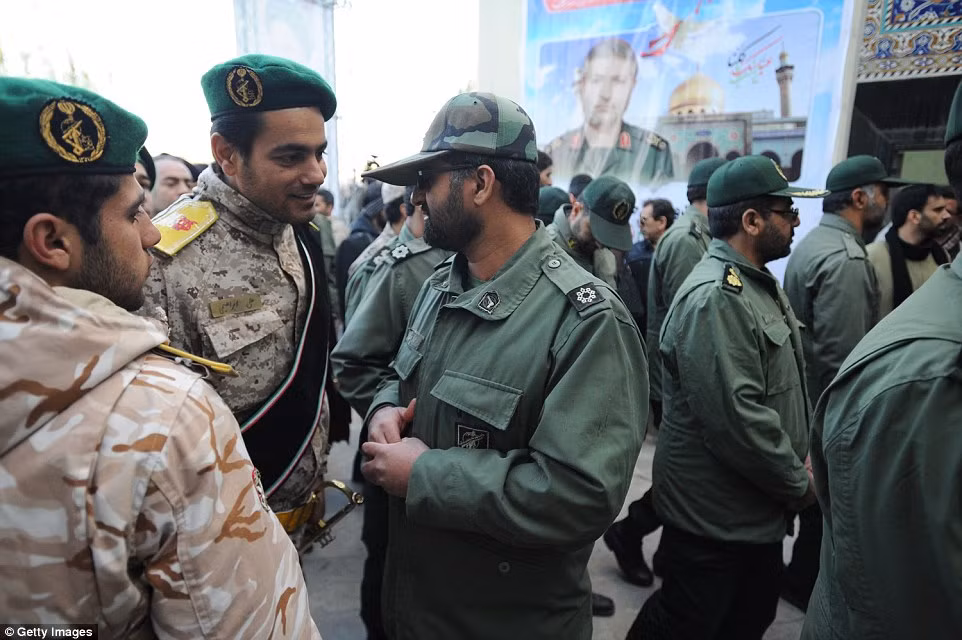 Mặc dù cùng chung một liên minh quân sự giúp Syria chống lại các nước phương Tây, nhưng Nga và Iran chỉ bằng mặt nhưng không bằng lòng. Ảnh: aljazeera.