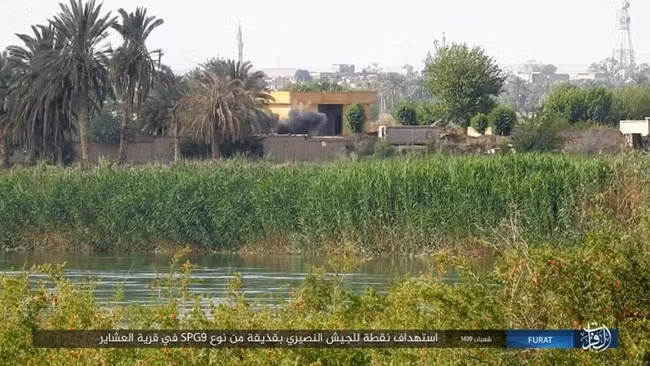 Nhưng các mối nguy hiểm cận kề hơn như tổ chức Hay’at Tahrir Al- Sham (HTS, al-Qaeda Syria), các nhóm Quân đội Syria tự do (FSA) và IS trong khu vực trại Yarmouk phía nam thành phố Damascus, cùng với những tổ chức Hối giáo khác trên vùng nông thôn phía bắc Homs đã buộc Bộ tư lệnh Tối cao quân đội Syria phải làm chậm kế hoạch của mình.