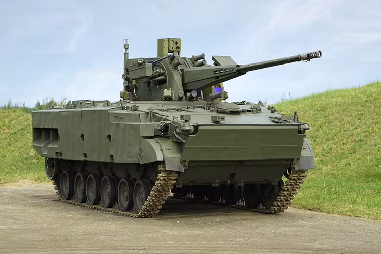 Thông tin trên được ông Zakamennikov đưa ra tại triển lãm công nghệ quốc phòng ArmHiTech-2018 diễn ra vào cuối tháng trước tại Armenia. Vị giám đốc này còn cho biết, Derivation-PVO sẽ vũ khí phòng không có một không hai trên thế giới với khả năng tác chiến đa nhiệm và có thể tiêu diệt nhiều loại mục tiêu khác nhau. Trong ảnh là nguyên mẫu mới của Derivation-PVO được Uralvagonzavod giới thiệu gần đây. Nguồn ảnh: Defence.ru