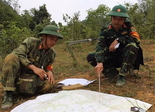 Đạo diễn nêu tình huống để học viên xử trí.